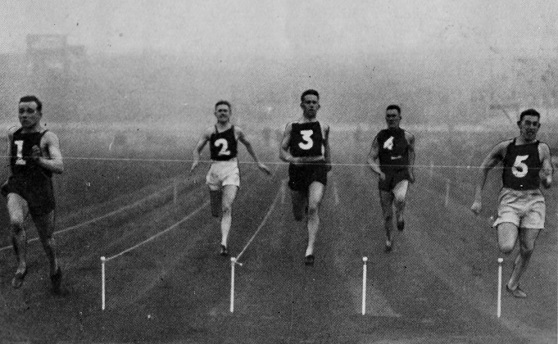 Willie McFarlane (left) winning the 65th New Year Sprint off scratch, in 1934